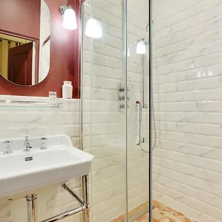 Apartment S Stylist And Unique Getaway 8p *